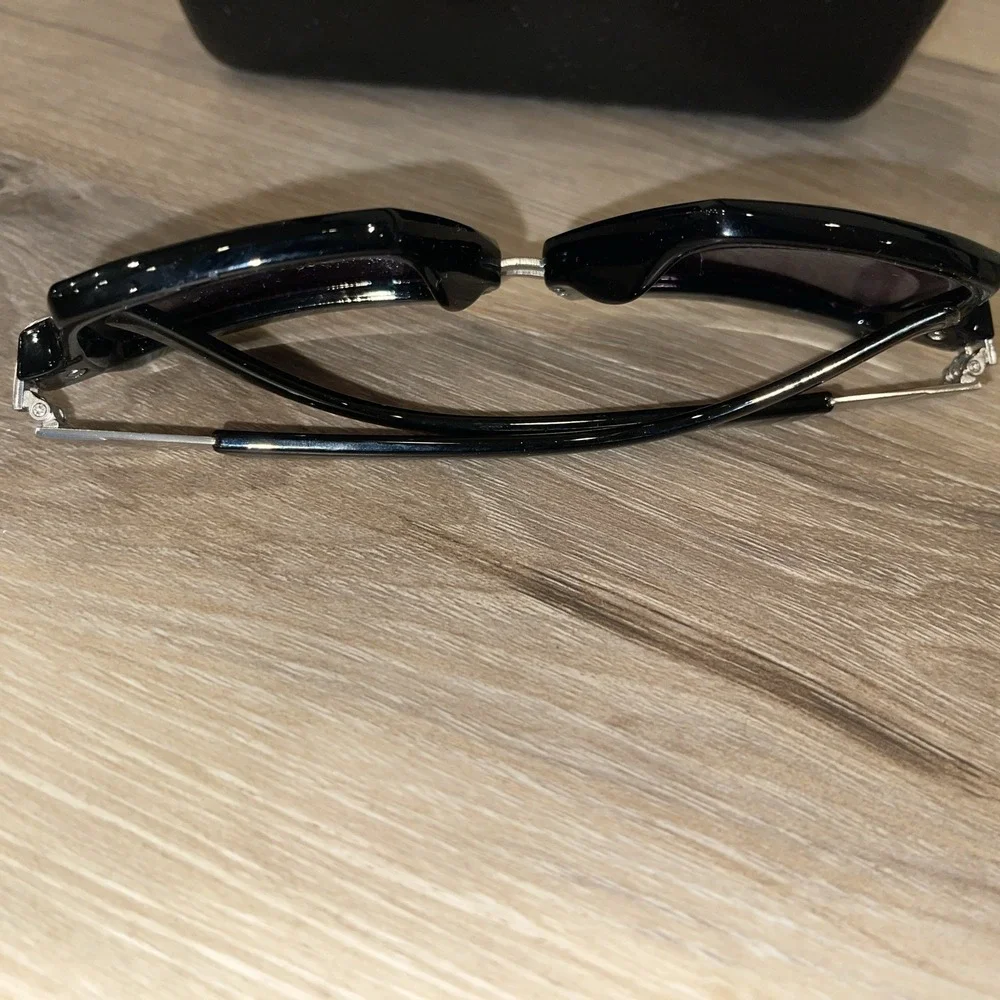 Guess by Marciano Sunglasses Black Frame Purple Gradient Lens Designer‎ w/ Case